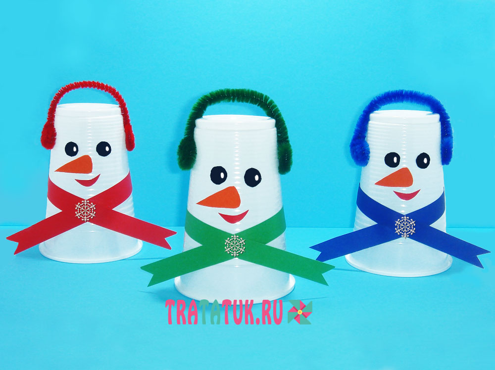 Снеговик из пластикового стаканчика