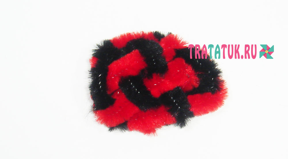 Божья коровка из синельной проволоки
